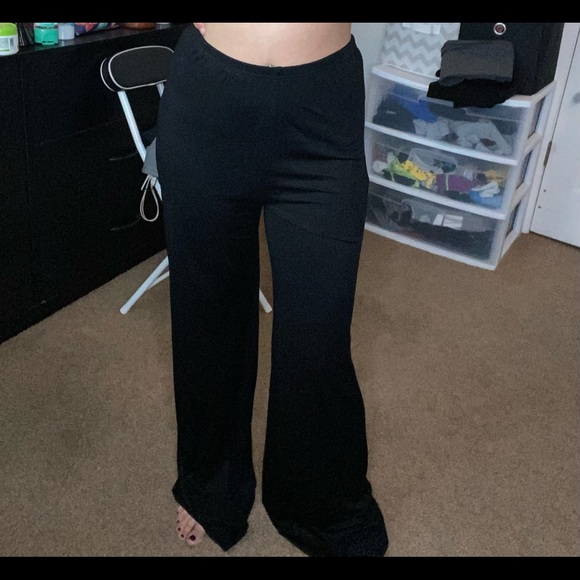 Wide leg pants size small. Never used just took tags off. Size small - Picture 3 of 3
